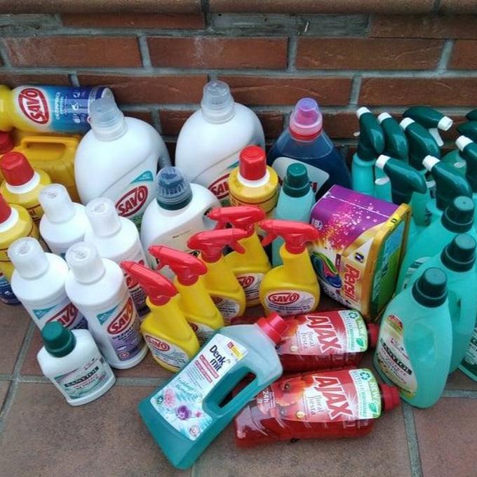Desinfekce, čistící a prací prostředky.