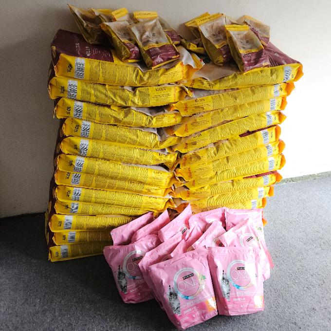 Vánoční nadílka granulí pro krmná místa